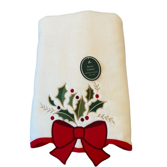 Wellesley Manor Christmas Decorative Bath Towel Embroidered Holly Red Bow New - Picture 8 of 16